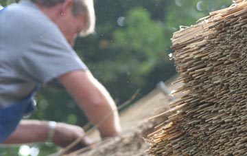 professional Holymoorside thatchers